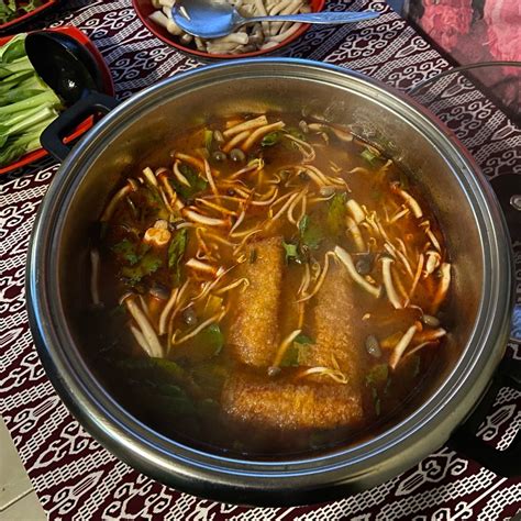 Haidilao 海底捞 Tomato Hot Pot Sauce Reviews abillion