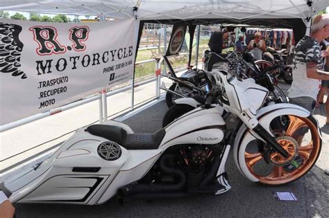 Biker Bikini Benefit Nozze D Argento A Cesenatico