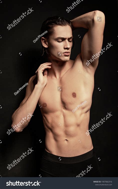 90 609 imágenes de Nude male Imágenes fotos y vectores de stock Shutterstock