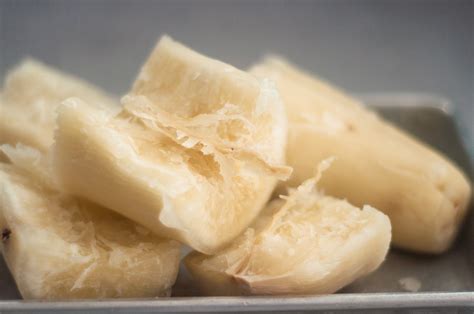 Easy Way To Peel Cassava Yuca Nomadic Nutritionist