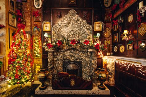 A Look inside — Oscar Wilde