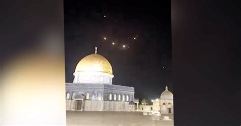 Attacco Dell Iran A Israele I Missili Intercettati Nel Cielo Sopra La