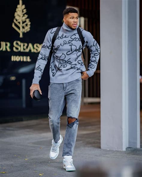 Giannis Antetokounmpo Outfit from October 22, 2022 | WHAT’S ON THE STAR?