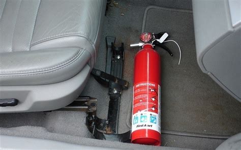 6 Best Fire Extinguishers For Car – Reviews & Buying Guide