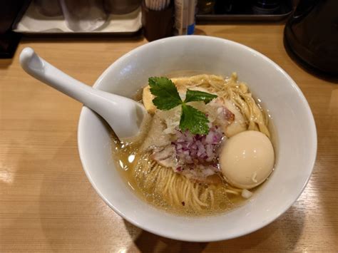 『味玉塩らぁ麺〜ポルチーニ香る〜・・950円』らぁ麺まる鈴 本厚木店のレビュー ラーメンデータベース