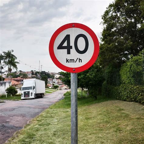 Placa De Velocidade Máxima Permitida - Placa de velocidade máxima permitida 40 km/h R-19 - Sinal Center ...