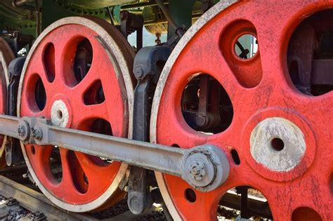 Ruedas De Locomotora De Vapor Rojo Ruedas De Metal De Una Vieja