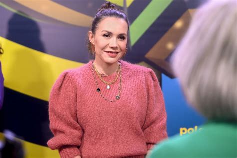 Ci Arna Olga Bo D Pozuje Topless Na Ok Adce Kolorowego Magazynu