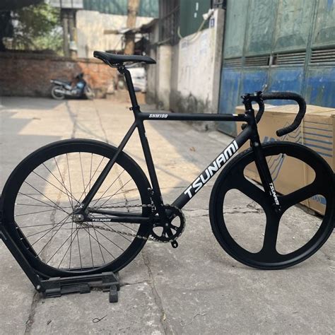 Xe đạp Fixed Gear Tsunami SNM 100 màu Đen đồ cơ bản vành 3 đao trước