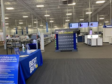 Best Buy Interior Best Buy 1437 46447 Square Feet 4931 Flickr