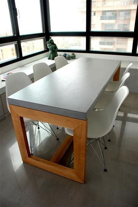 D0eb60968f791318877205be4558d4b1 514768 Concrete Dining Table