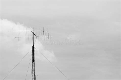 Old Television Antenna - Monochrome Stock Image - Image of equipment, roof: 107023671