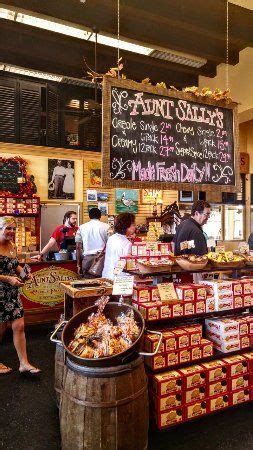 Aunt Sallys Praline Shop New Orleans See 116 Reviews Articles And