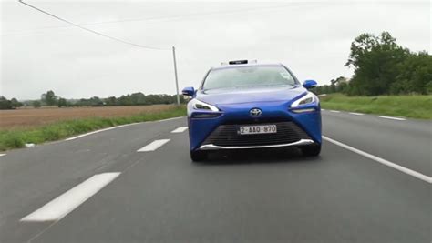 Toyota Mirai Breaks World Record For Longest Distance On One Tank Of