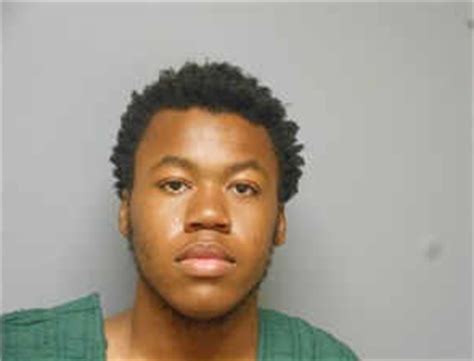 Naked Inmate Bursts Into Arkansas Courtroom Announces Court Is Back In Session The