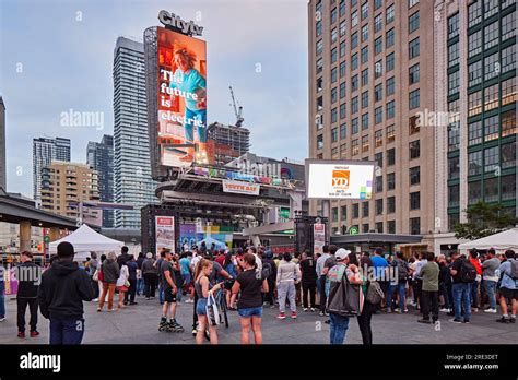 Toronto Eaton Center Yonge Street Hi Res Stock Photography And Images