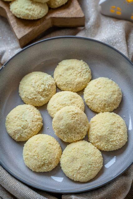 Zarte Schneebälle einfaches Rezept für Vanille Butter Plätzchen