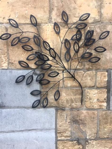 Metalen Wanddecoratie Tak Met Bladeren Voor Buiten En Binnen Bol