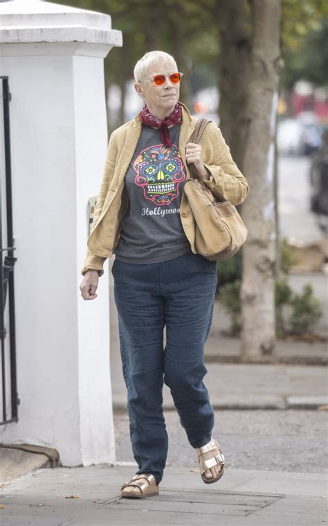 ANNIE LENNOX Out for Lunch at L’Eto in Notting Hill 09/14/2023 – HawtCelebs