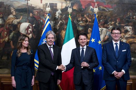 Governo Passaggio Di Consegne Da Gentiloni A Conte E L Ironia Per Il