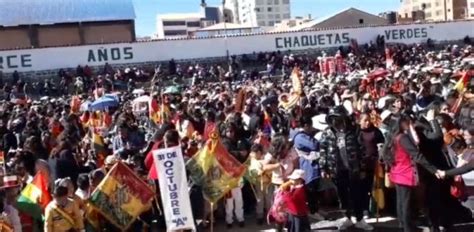 Estudiantes de nivel inicial desfilan en homenaje a la Bandera en Potosí