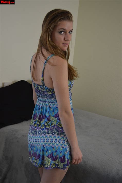 Hot Amateur Sweeties Posing For The Camera And Show Off Their Fit Body