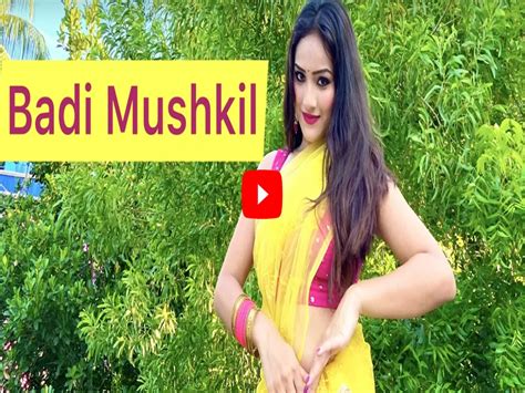 Hot Bhabhi In Yellow Saree Showed Sensual Acts On Terrace Bad Condition Of Neighbors Watch Bold