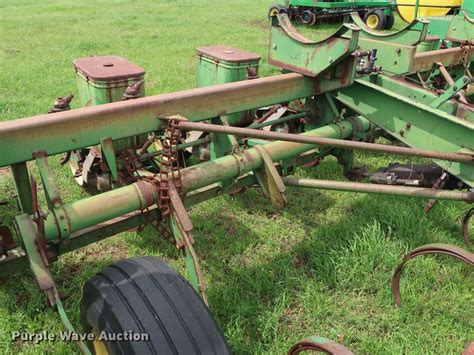 John Deere 1300 Planter In Hitchcock Ok Item Dg3453 Sold Purple Wave