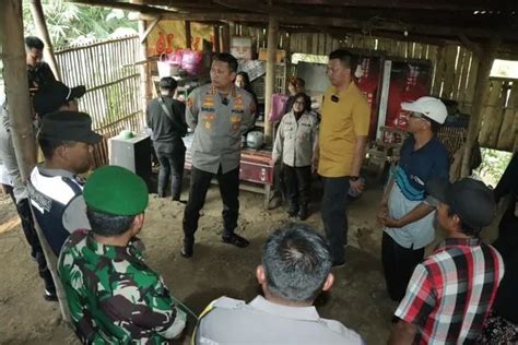 Sambut Hari Bayangkara Ke 77 Tahun Polresta Malang Bedah Rumah Warga