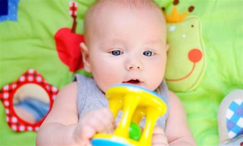 Comment Choisir Les Jouets Du Bébé Letranfo