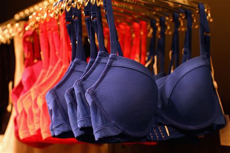 Come indossare il reggiseno nel modo giusto senza rovinarlo