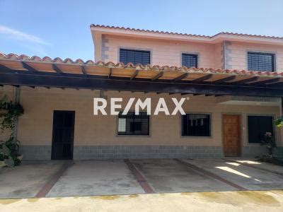 TownHouse En Venta En Terranostra En Obra Blanca Ampliada RE MAX