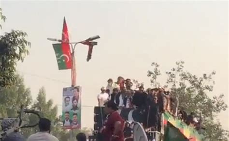 Video Moment When Ex Pak Pm Imran Khan Shot At Long March How It All