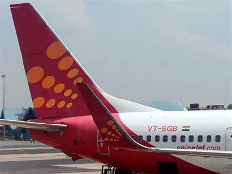 Dgca Orders Spicejet To Continue Operating Flights At 50 Capacity Till