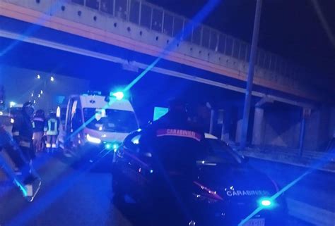 Minaccia Di Buttarsi Dal Ponte Della Statale 36 Valassina Paralizzata