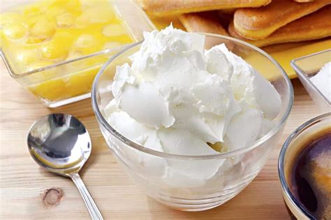 Best Mascarpone Cheese Substitute (Top 6 Choices) - Flavorful Home