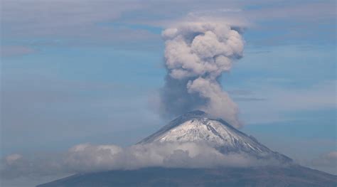 Popocat Petl Registra Exhalaciones Tres Explosiones Y Tres Sismos