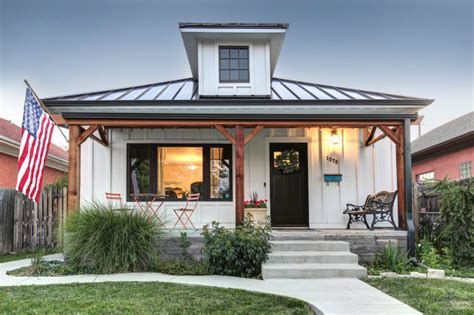 Denver Urban Craftsman Bungalow Pop Top Board And Batten Campagne