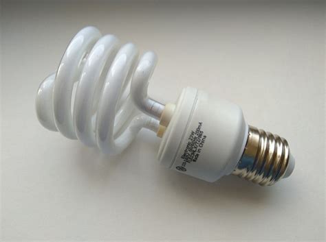 Энергосберегающая лампочка General Electric 23w, e27, 6500k, 1380lm в ...