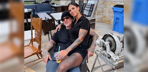 Jesse James Pregnant Wife Bonnie Rotten Files For Divorce