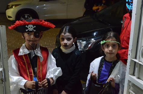 Niños volvieron a salir a las calles para pedir “Calaverita” - Noticias