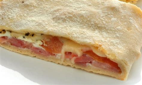 Calzone De Jamón Queso Y Huevo Con Masa Casera