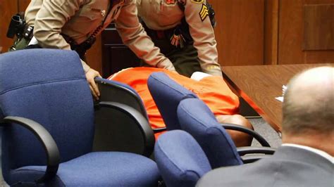 Suge Knight Collapses After Judge Sets Bail At 25 Million Abc7 New York