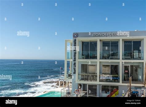 Bondi icebergs club house hi-res stock photography and images - Alamy