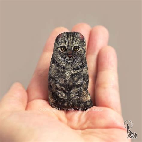 Artist Paints Rocks To Look Like Real Animals You Can Hold In Your Hand