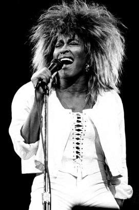 Mort De Tina Turner Les Looks Les Plus Embl Matiques De La Star Au