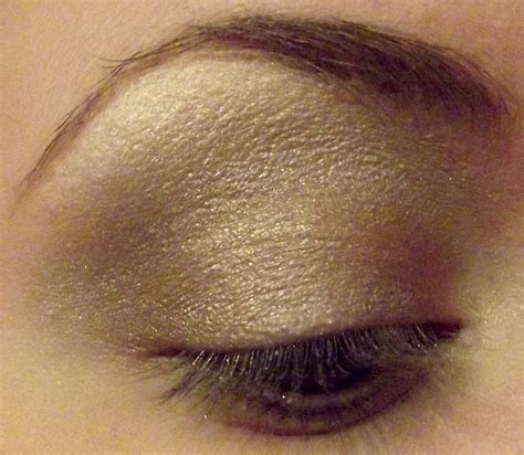 Make Me Up Maquillage Doux Lumineux Avec La Naked 2