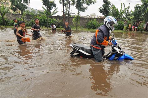 Banjir Daan Mogot Antara Foto