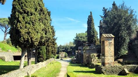 Porta Nocera La Necropoli Ed I Calchi Delle Vittime Nuovo Percorso