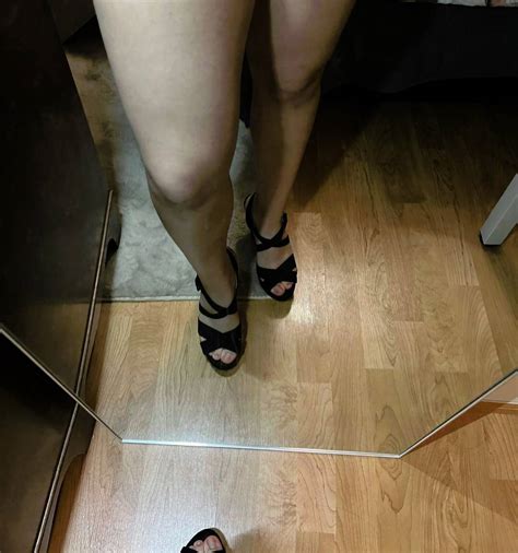 Ive Been Told My Feet Look Pretty On Heels Opinions Scrolller